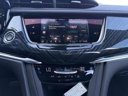 Used 2024 Cadillac XT6 Premium Luxury w/ Technology Package FWD image 32