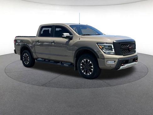 Used 2021 Nissan Titan PRO-4X w/ Pro-4x Convenience Package AWD/4WD image 8