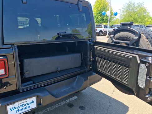 Used 2023 Jeep Wrangler Unlimited Sport AWD/4WD image 30