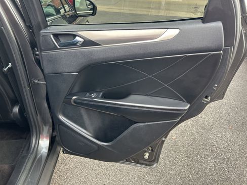 Used 2017 Lincoln MKC Premiere image 17