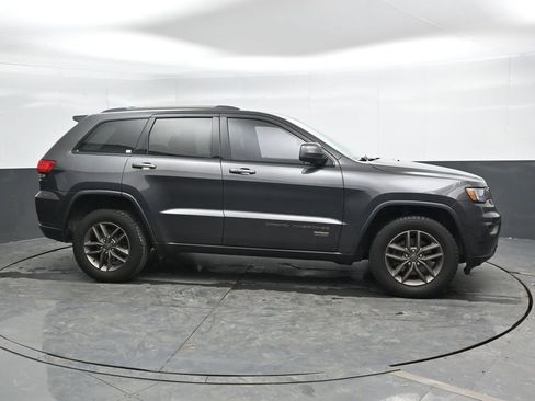 Used 2016 Jeep Grand Cherokee Laredo 75th Anniversary image 4