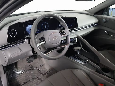 Used 2024 Hyundai Elantra SEL FWD image 7