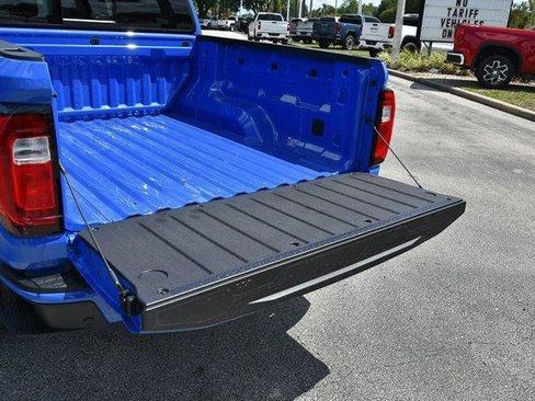 New 2025 GMC Canyon Elevation image 9