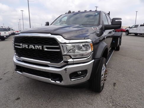 Used 2023 RAM 5500 Tradesman w/ Chrome Appearance Group AWD/4WD image 63