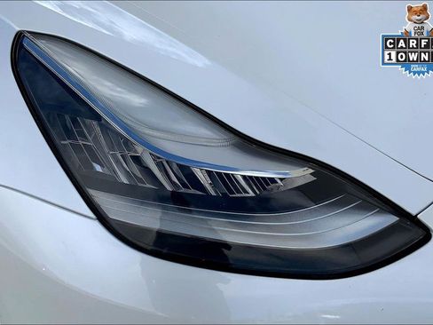 Used 2020 Tesla Model 3 Standard Range Plus image 21