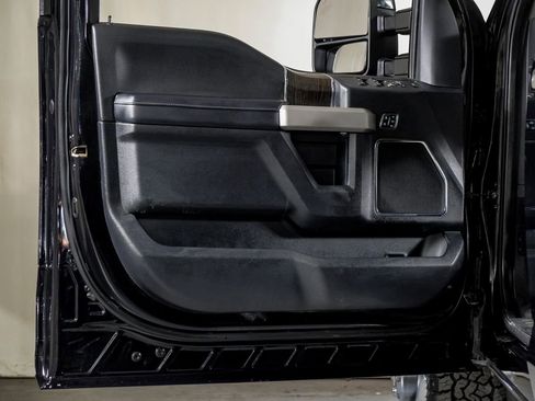 Used 2020 Ford F350 Lariat w/ Lariat Ultimate Package image 33