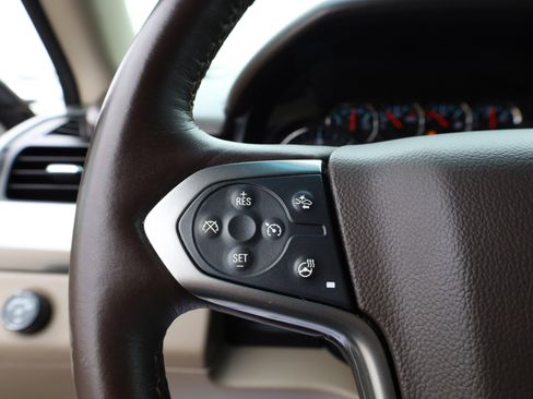 Used 2015 Chevrolet Suburban LTZ image 27