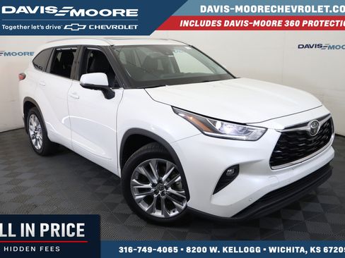 Used 2021 Toyota Highlander Limited AWD/4WD image 1