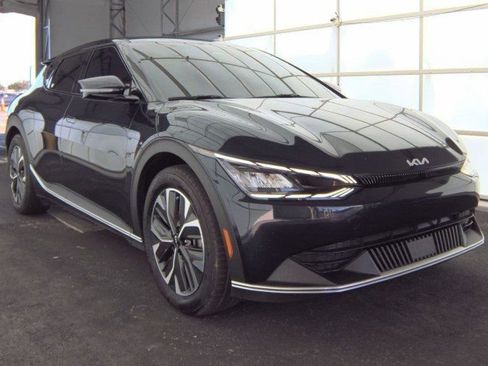 Certified 2024 Kia EV6 Light image 1
