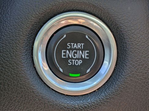 Used 2023 Chevrolet Colorado LT AWD/4WD image 21