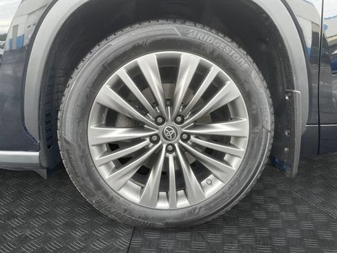 Used 2021 Toyota Highlander Platinum AWD/4WD image 14