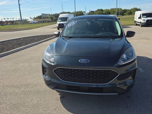 Used 2022 Ford Escape SE w/ Cold Weather Package image 9