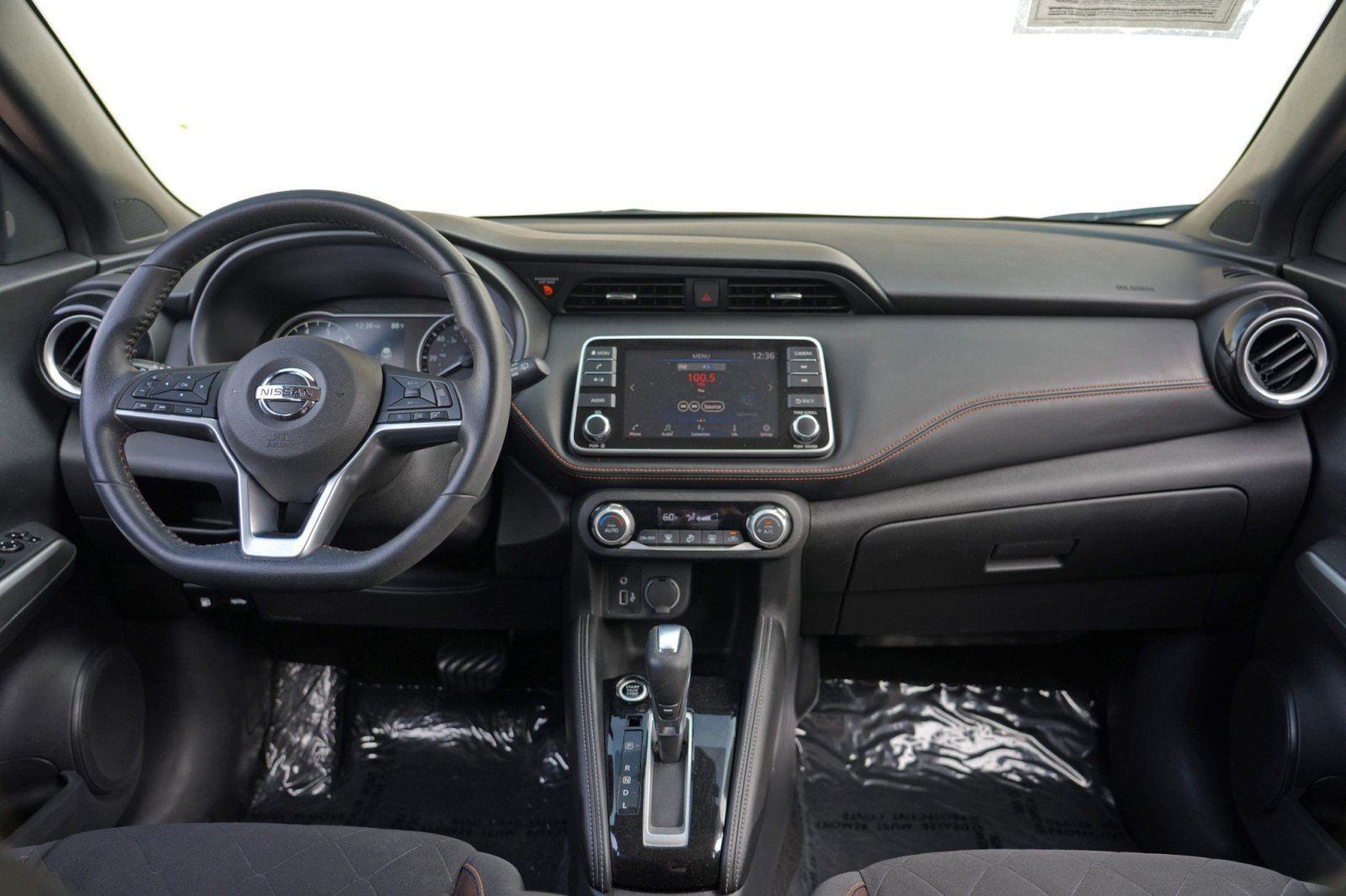 Used 2020 Nissan Kicks SR FWD image 11