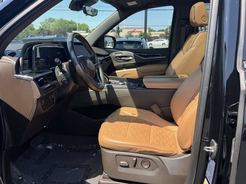 Used 2022 Cadillac Escalade Premium Luxury AWD/4WD image 18