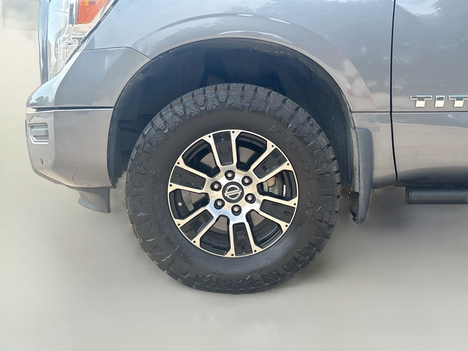 Used 2021 Nissan Titan 4x4 Crew Cab image 30