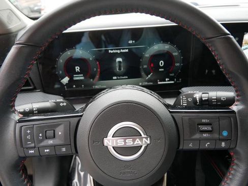 Certified 2025 Nissan Kicks SR image 23