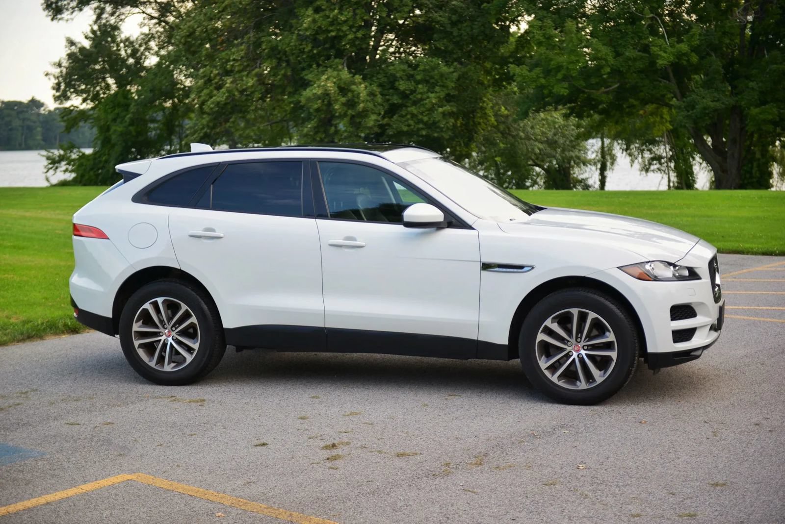 Used 2018 Jaguar F-PACE Premium AWD/4WD image 13