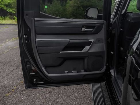 Used 2024 Toyota Tundra Platinum AWD/4WD image 19
