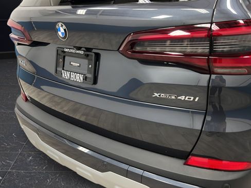 Used 2021 BMW X5 xDrive40i w/ Executive Package AWD/4WD image 39