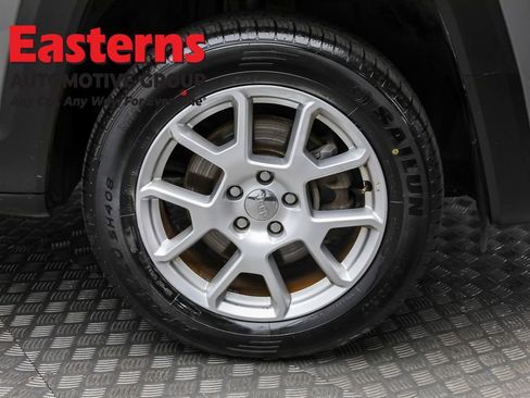 Used 2021 Jeep Renegade Latitude image 31