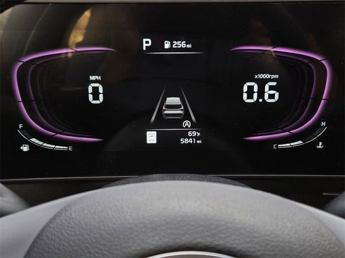 Used 2023 Kia Sportage EX image 6