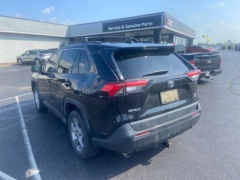 Used 2022 Toyota RAV4 XLE AWD/4WD image 6