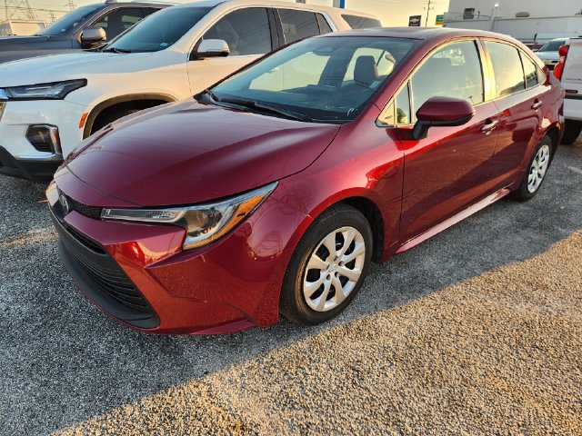 Used 2025 Toyota Corolla LE FWD image 3