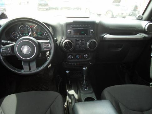 Used 2014 Jeep Wrangler Unlimited Sport w/ Quick Order Package 24S AWD/4WD image 11
