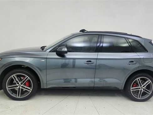 Used 2024 Audi Q5 e Prestige w/ Prestige Package image 10