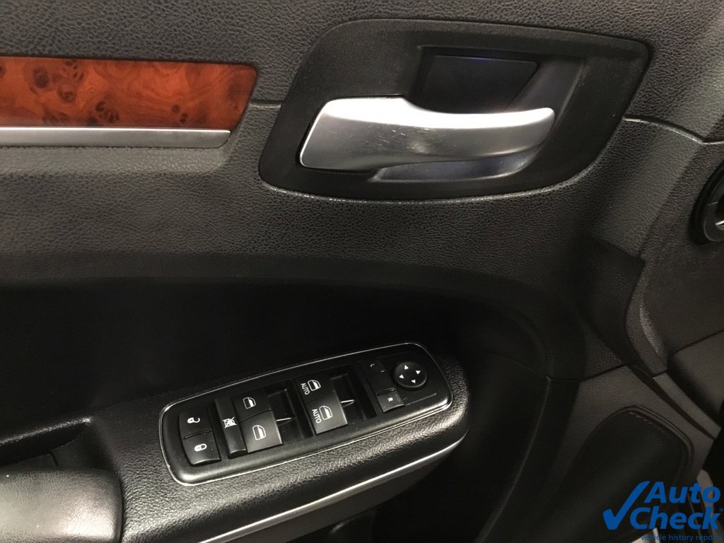 Used 2013 Chrysler 300 AWD w/ Driver Convenience Group image 21