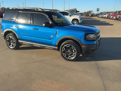 Used 2025 Ford Bronco Sport Outer Banks image 3