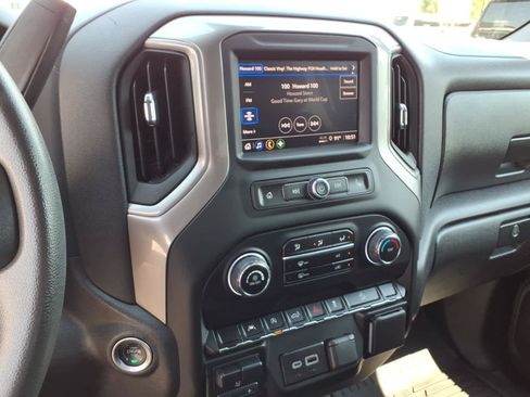 Used 2024 Chevrolet Silverado 1500 Custom Trail Boss w/ Midnight Edition AWD/4WD image 12