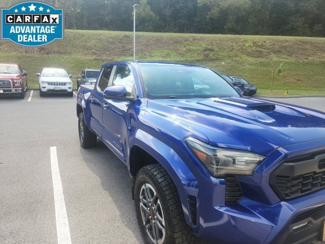 Used 2024 Toyota Tacoma TRD Sport w/ TRD Sport Upgrade Package AWD/4WD image 1