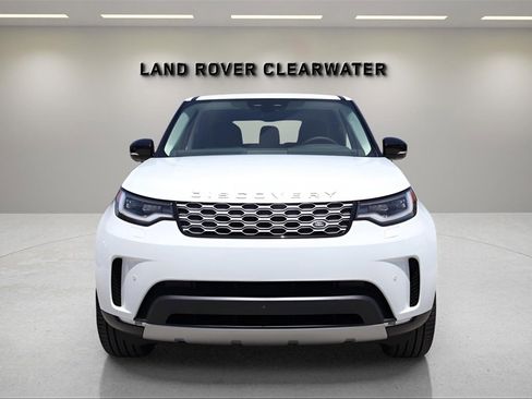 New 2025 Land Rover Discovery S image 8