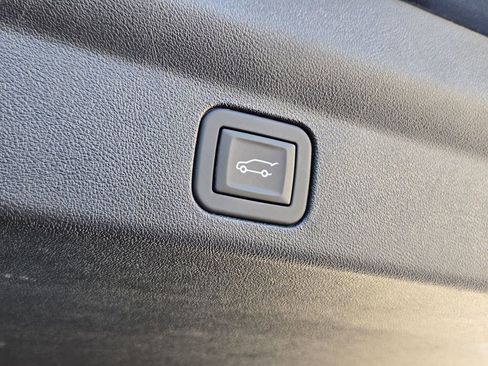 Certified 2025 Cadillac Escalade IQ Luxury 2 w/ LPO, Premium Carpet Package image 34