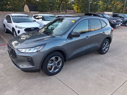 Used 2025 Ford Escape ST-Line AWD/4WD image 1
