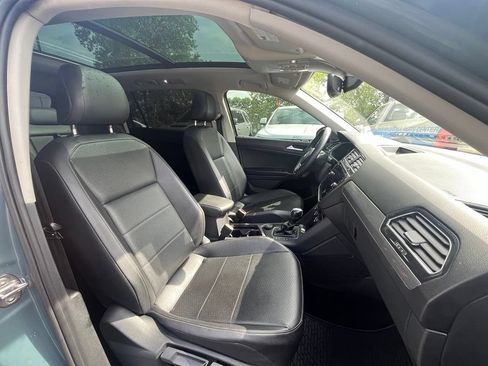 Used 2020 Volkswagen Tiguan SEL AWD/4WD image 12