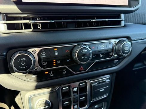 New 2025 Jeep Wrangler Unlimited Rubicon w/ Steel Bumper Group image 19