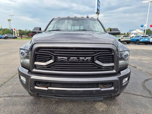 Used 2018 RAM 2500 Laramie w/ Sport Appearance Group AWD/4WD image 3