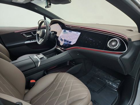 Used 2025 Mercedes-Benz EQE 500 4MATIC Sedan image 22