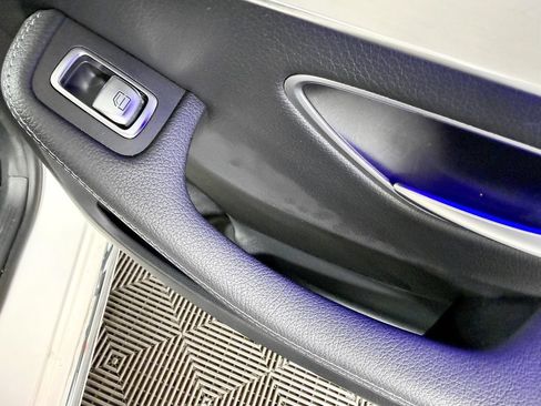 Used 2020 Mercedes-Benz C 300 4MATIC Sedan image 40