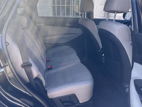 Used 2019 Kia Sorento LX w/ LX Convenience Package image 13