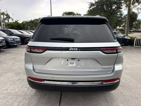 Used 2025 Jeep Grand Cherokee Limited RWD image 24