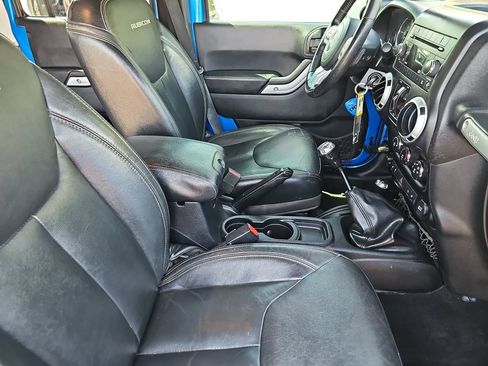 Used 2016 Jeep Wrangler Unlimited Rubicon AWD/4WD image 10