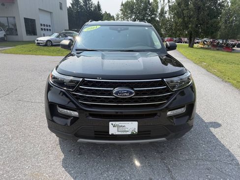 Used 2021 Ford Explorer XLT w/ Equipment Group 202A AWD/4WD image 8