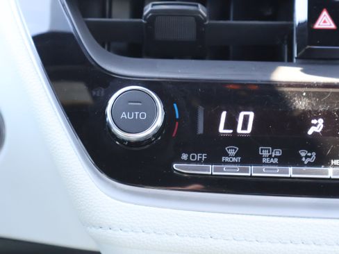 Used 2024 Toyota Corolla SE image 23