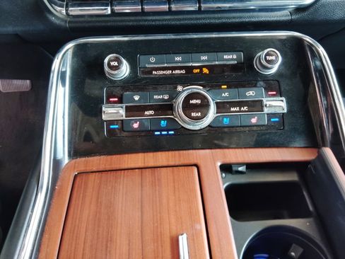 Used 2020 Lincoln Navigator Reserve RWD image 29