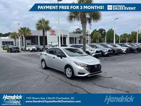 Used 2025 Nissan Versa S FWD image 1