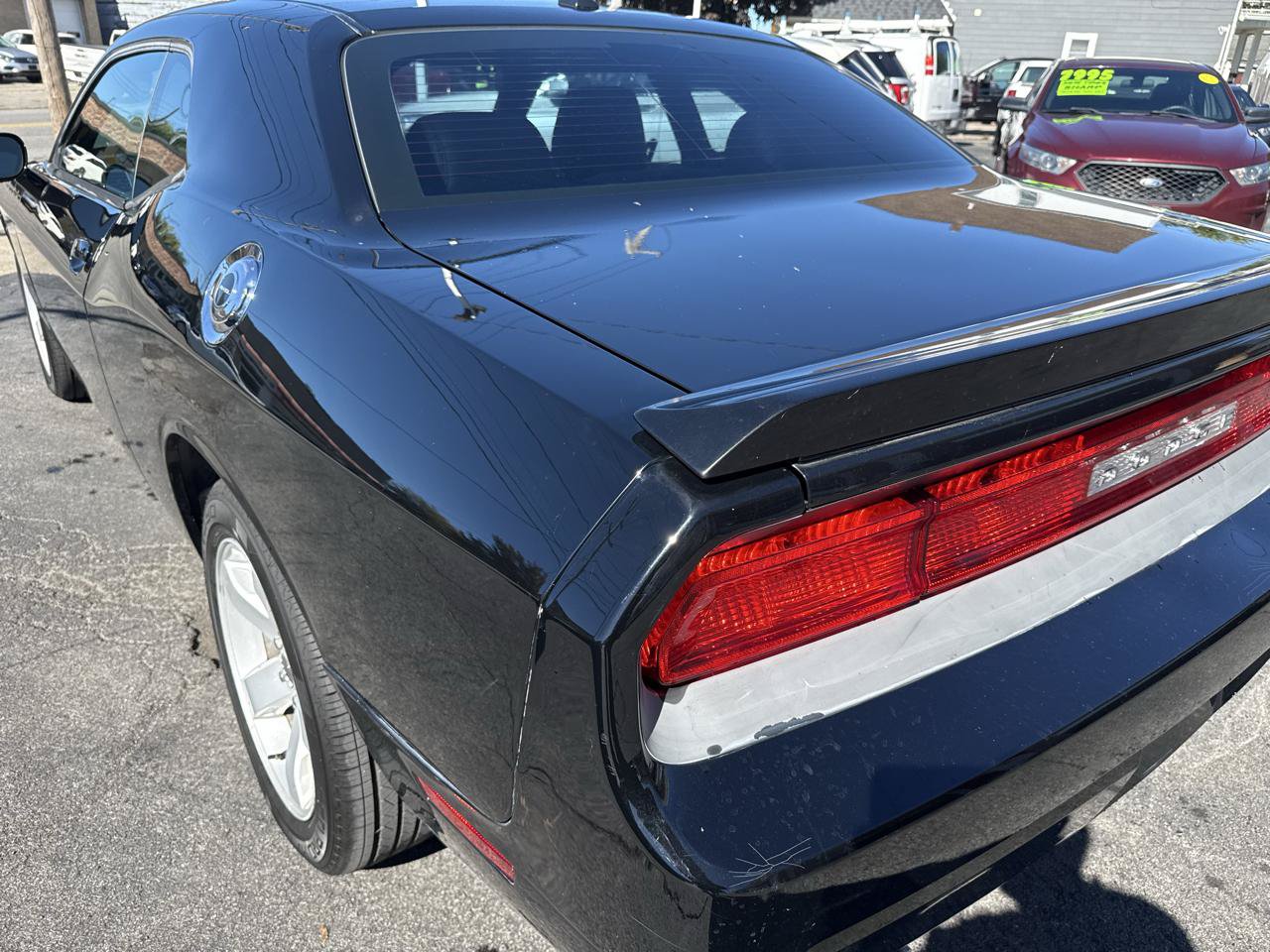 Used 2014 Dodge Challenger R/T RWD image 10