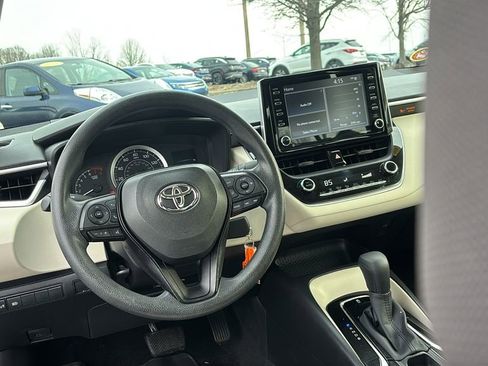 Used 2021 Toyota Corolla LE image 13